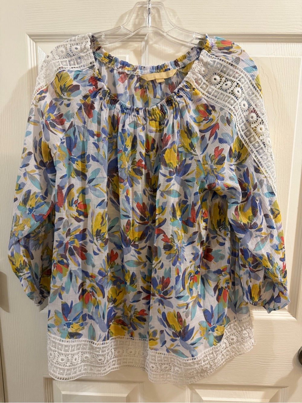 Hope & Harlow Floral Lace Trim Blouse Size L